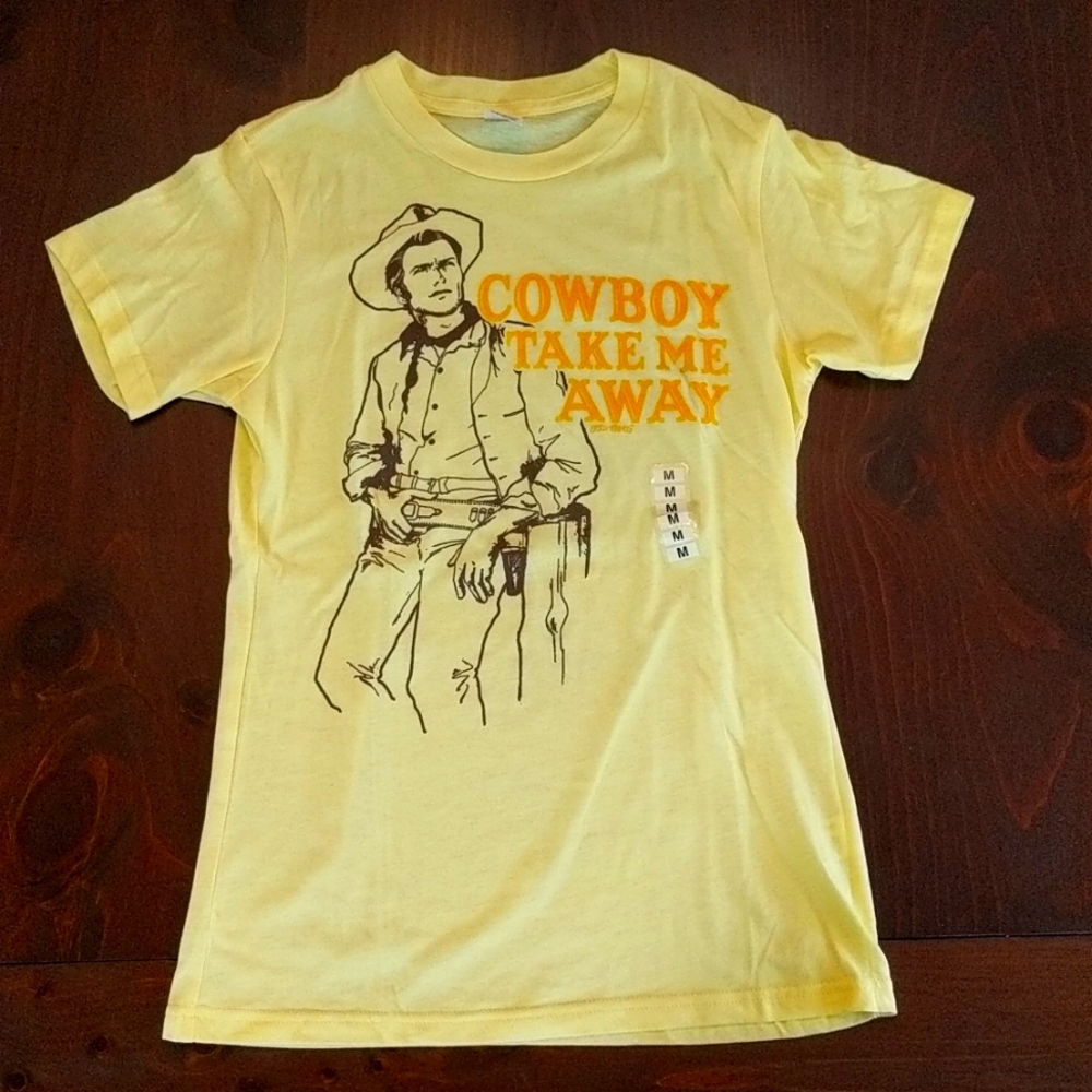 NWT- vintage from Solid Threads in Hoboken, NJ. Size:M, yellow